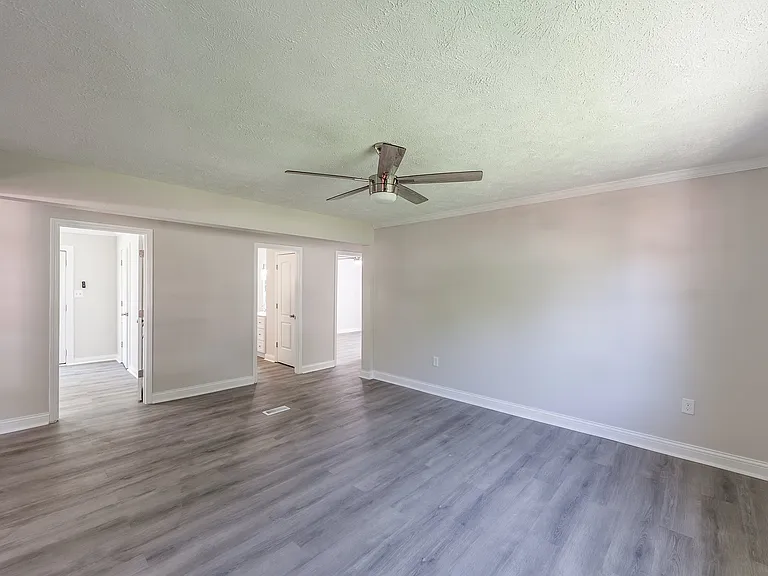 28 Falcon Rd — Photo 10
