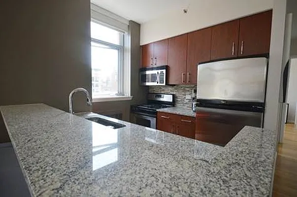 Rented by RE/MAX Midtown | media 22