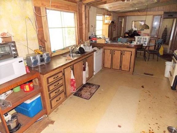 4th image of 141 Baywood Dr