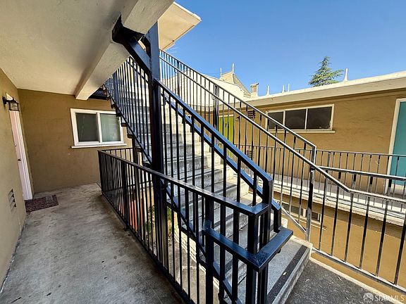 4th image of 2742 Park Blvd