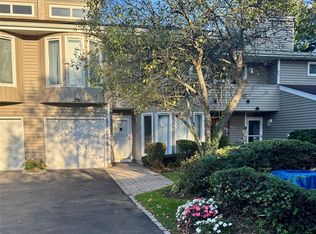 55 Kristin Lane, Hauppauge, NY