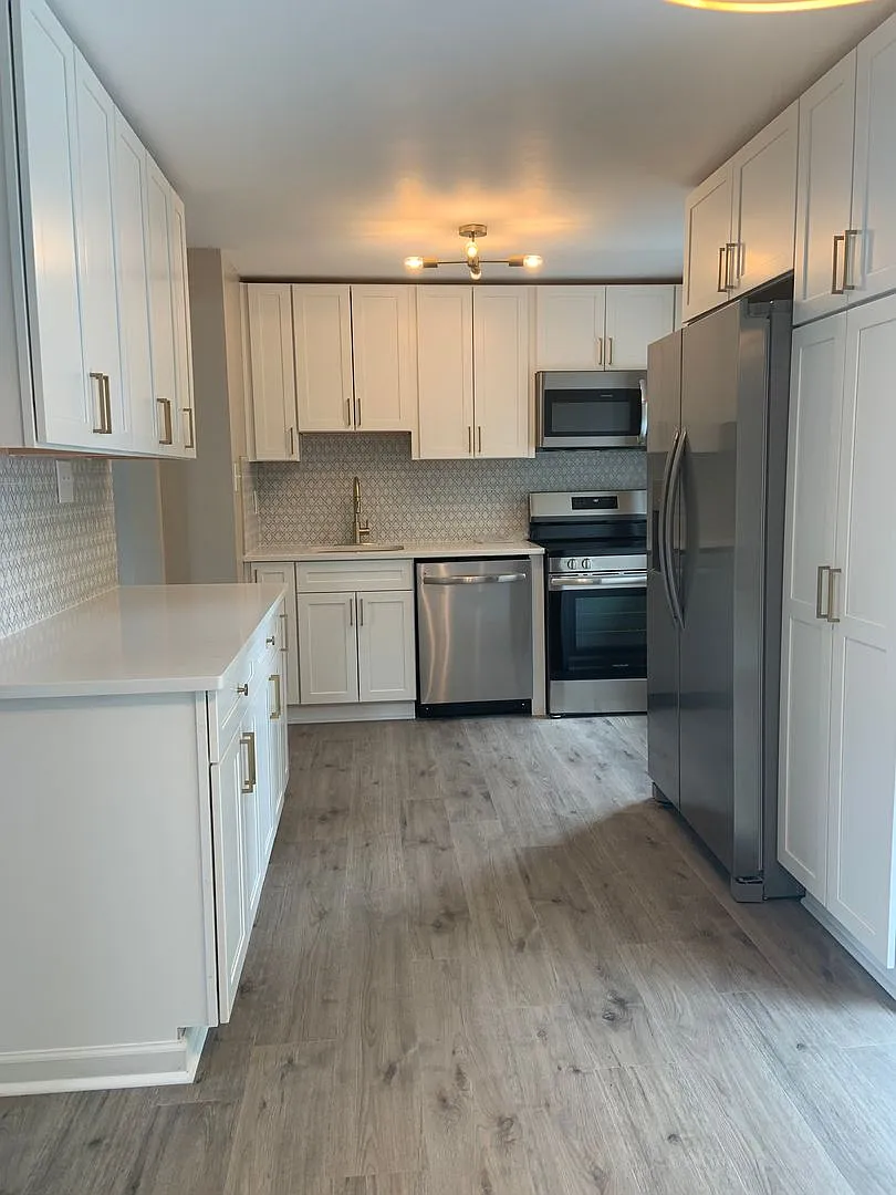 Beautiful 4-Bedroom Townhome for Rent in Desirable Cranberry Township! — Photo 3