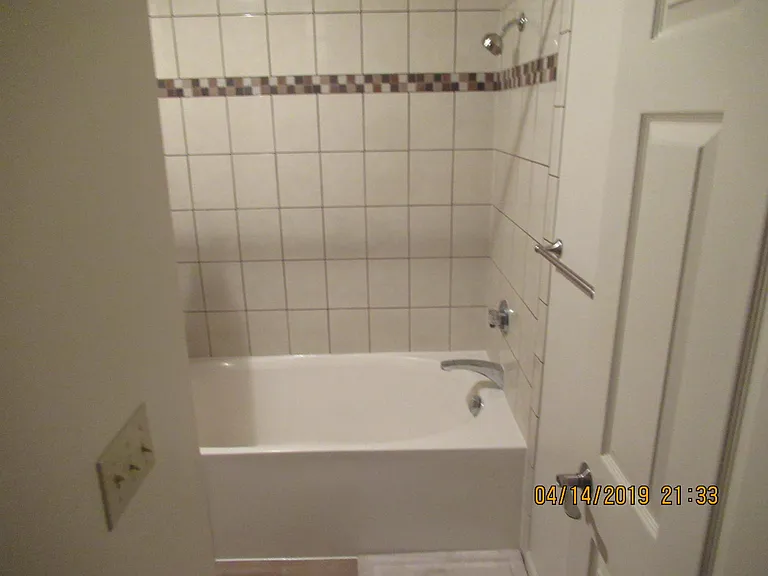 100 Winterbourne Ln — Photo 14