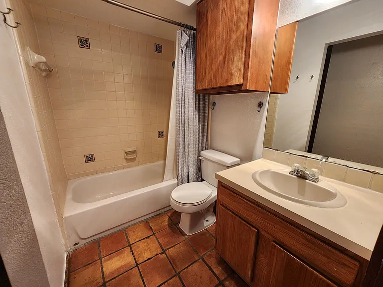 2600 W Zia Rd #F14 — Photo 6