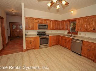 17515 8th Ave N, Plymouth, MN 55447