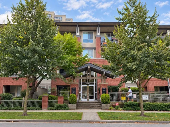 9200 Ferndale Rd #203, Richmond, BC V6Y 4L2