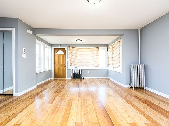 4th image of 15537 Foch Blvd