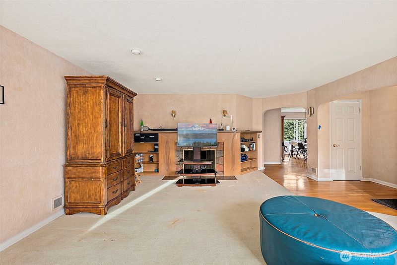 5th image of 7419 112th Street E