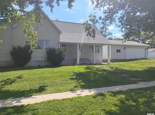 302 S Plum St, Glasford, IL 61533