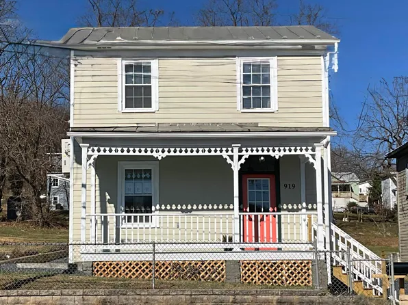 919 Stuart St, Staunton, VA 24401