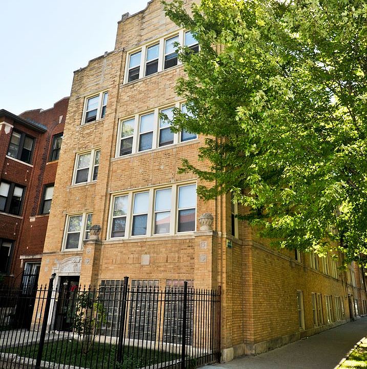 1st image of 4856 N Albany Ave #3