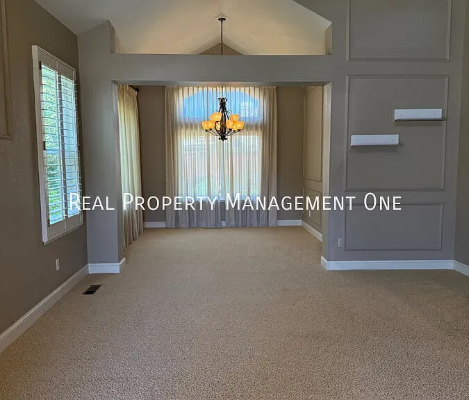 3010 Boardwalk St — Photo 5