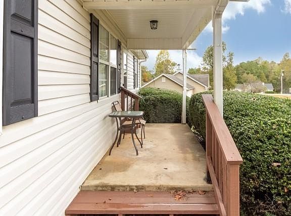 4th image of 110 Home Ct