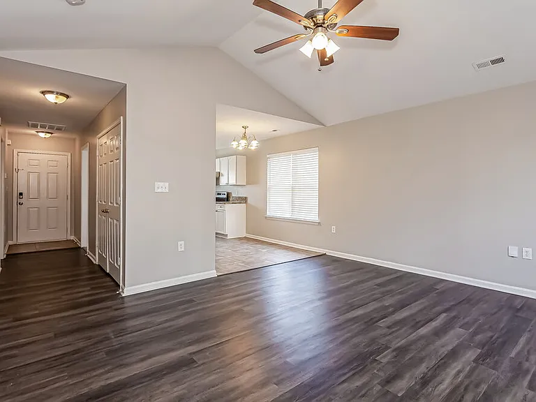 1315 Braveheart Ln — Photo 5