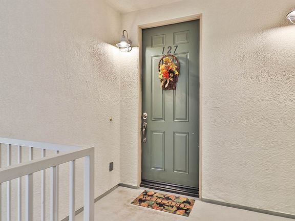 4th image of 27072 Victoria Ln Unit 127