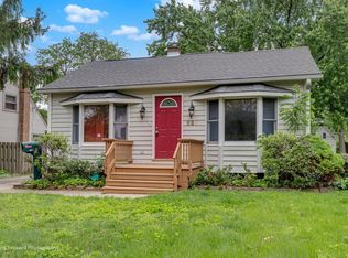 827 N Loomis St, Naperville, IL 60563