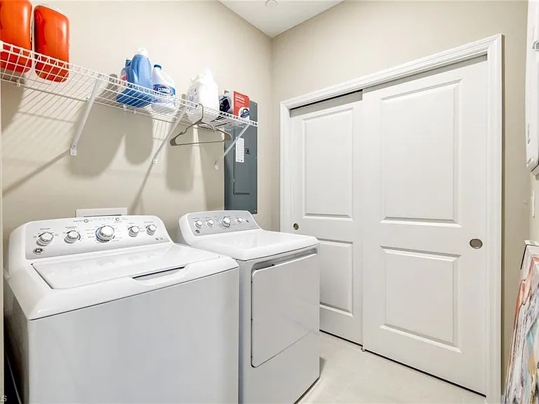 11811 Venetian Lagoon Dr #102 — Photo 30
