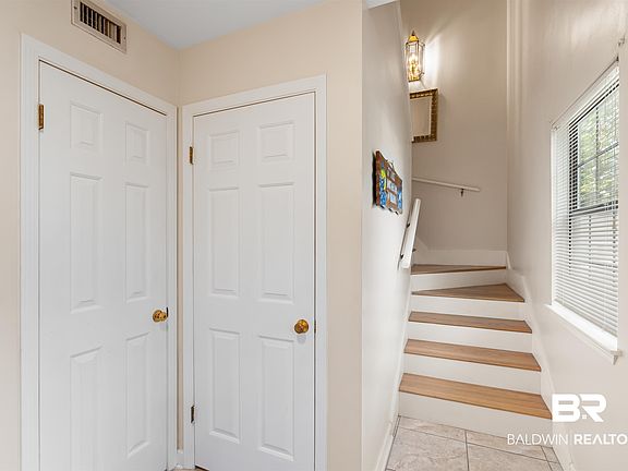 4th image of 320 Volanta Ave APT A2