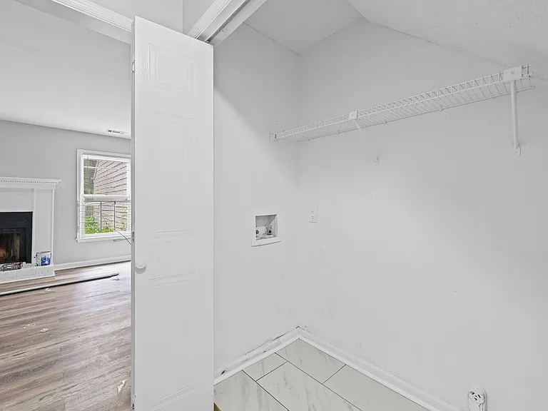 8066 Woodlake Dr — Photo 16