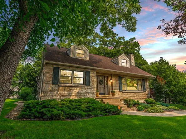 910 S Holt Cir, Madison, WI 53719