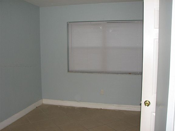 2nd image of 1607 N Treasure Dr #5