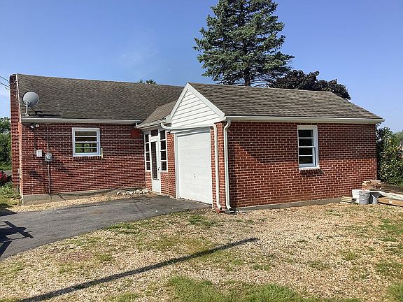 5th image of 4245 Lincoln Way E