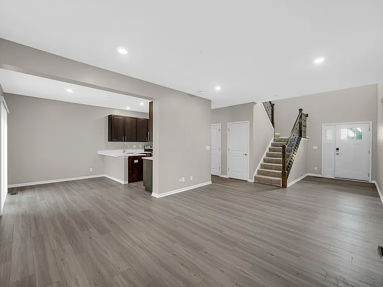 1115 Goldfinch Ave — Photo 6
