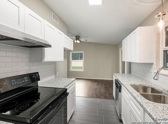4th image of 6014 Misty Valley Dr