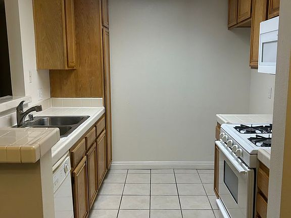 3rd image of 4630 Sepulveda Blvd APT 206