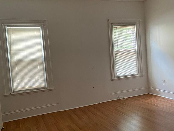 3rd image of 411 Newport Ave #1