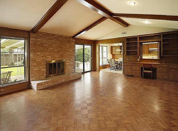 3rd image of 5618 Lindenshire Ln