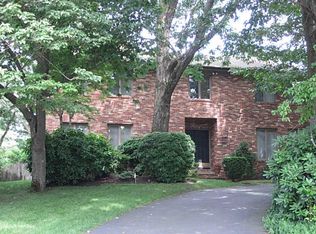 77 Mountain Laurel Dr, Cranston, RI 02920