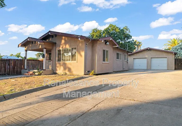 1026 N Windeler Ave #A — Photo 6