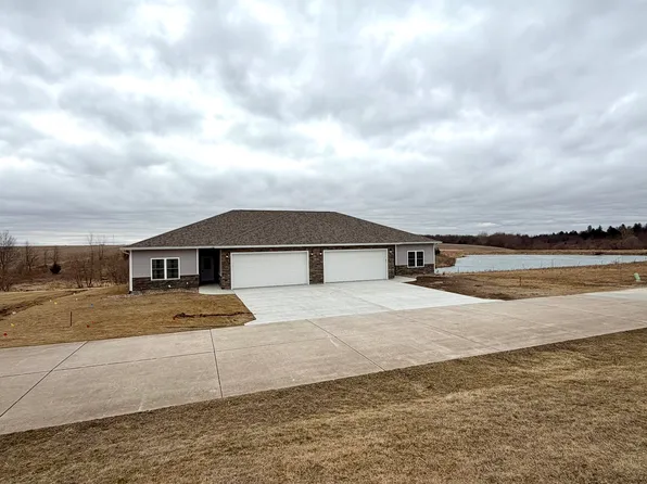 137 Countryview Ct, Aledo, IL 61231