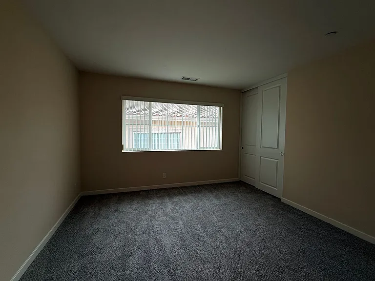 242 S Redwood Ave — Photo 2