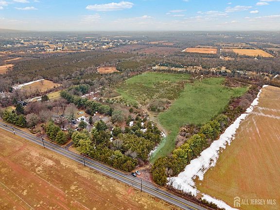 2nd image of 583 S Middlebush Rd