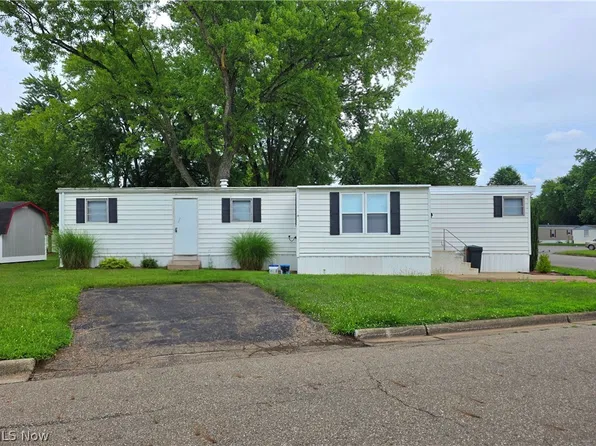 104 Tarpon Cir SE, New Philadelphia, OH 44663