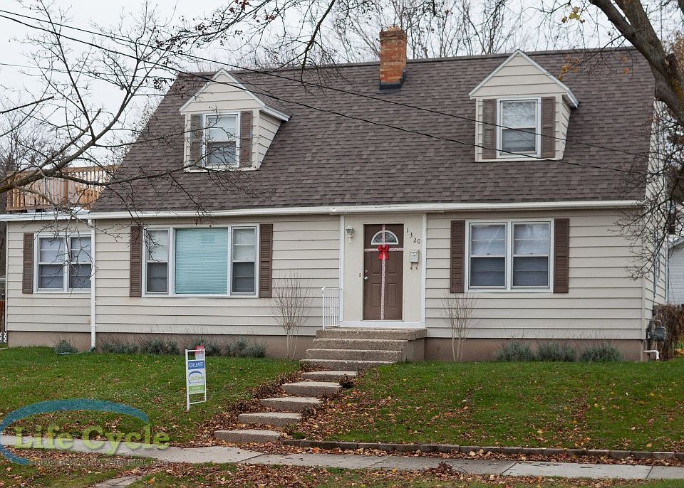 1st image of 1320 Penn Ave NE #1