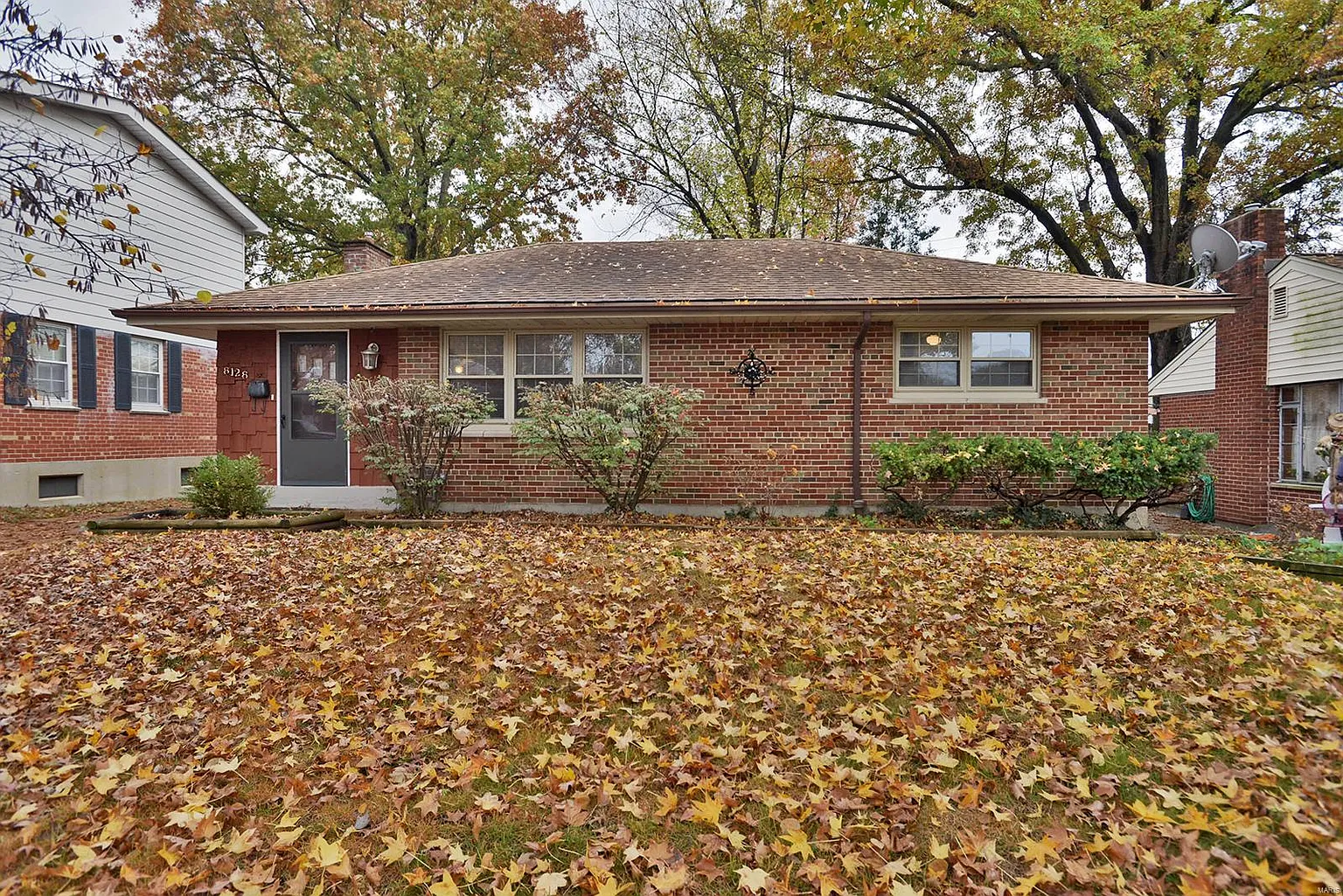 8128 Parkwood Dr photo 1