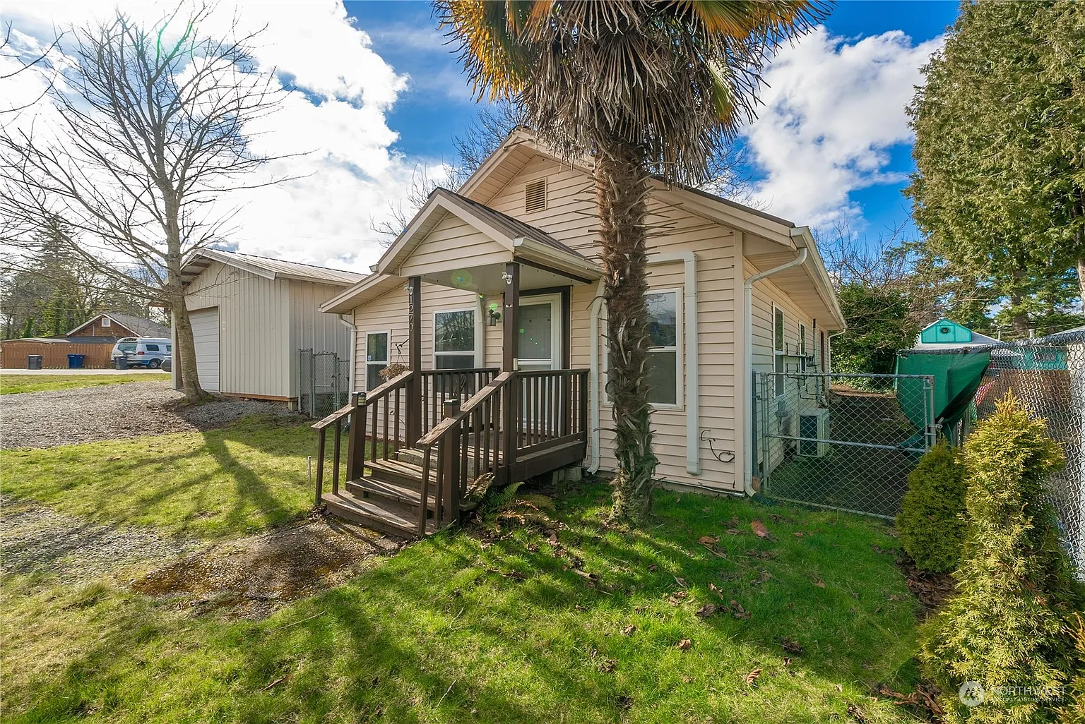 1270 Retsil Road E photo 1