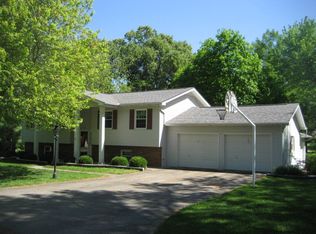 11419 S Lakeview Dr, Dexter, MO 63841