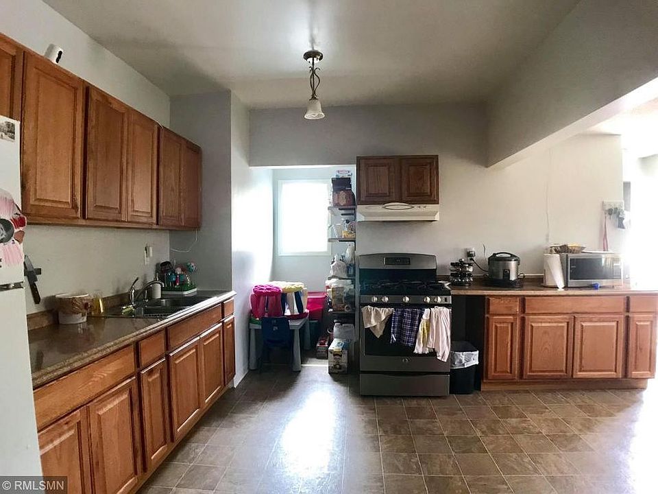 2nd image of 1343 Bush Ave