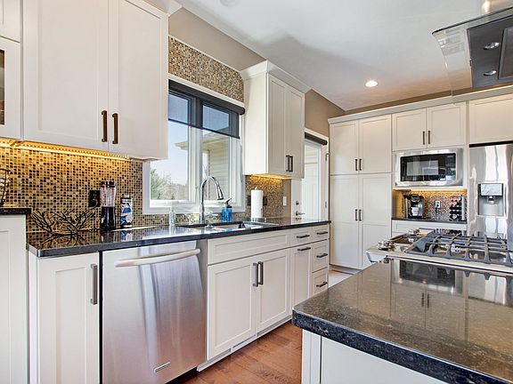 3rd image of 6167 Standing Stone Dr
