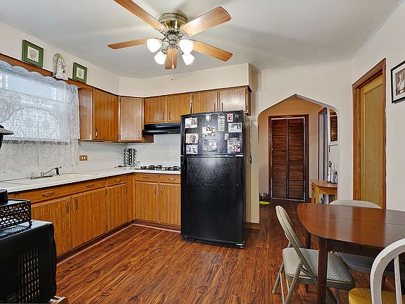 3rd image of 4823 N Neenah Ave