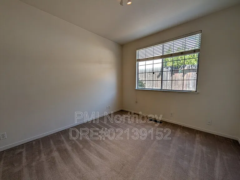 3275 Formby Ln — Photo 10