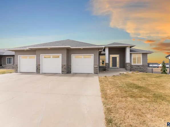 2721 S Moss Stone Ave, Sioux Falls, SD 57110