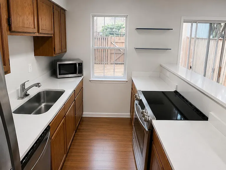 15711 Ambiance Dr — Photo 5