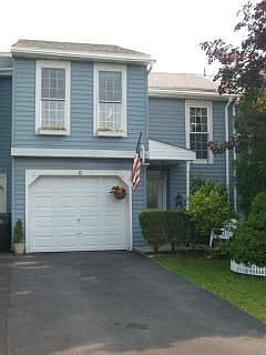 1st image of 8 Fox Hollow Sq