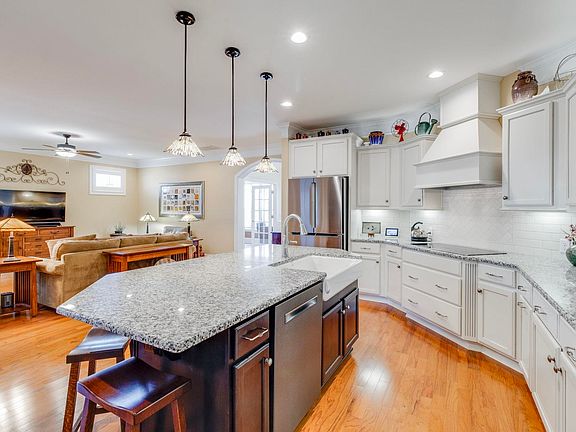 5th image of 537 Buckview Ln