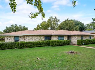 908 Chamberlain St, Irving, TX 75060